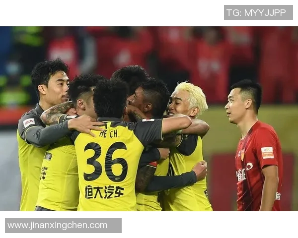 激情对决中超直播一方迎战恒大巅峰对决引爆全场热情